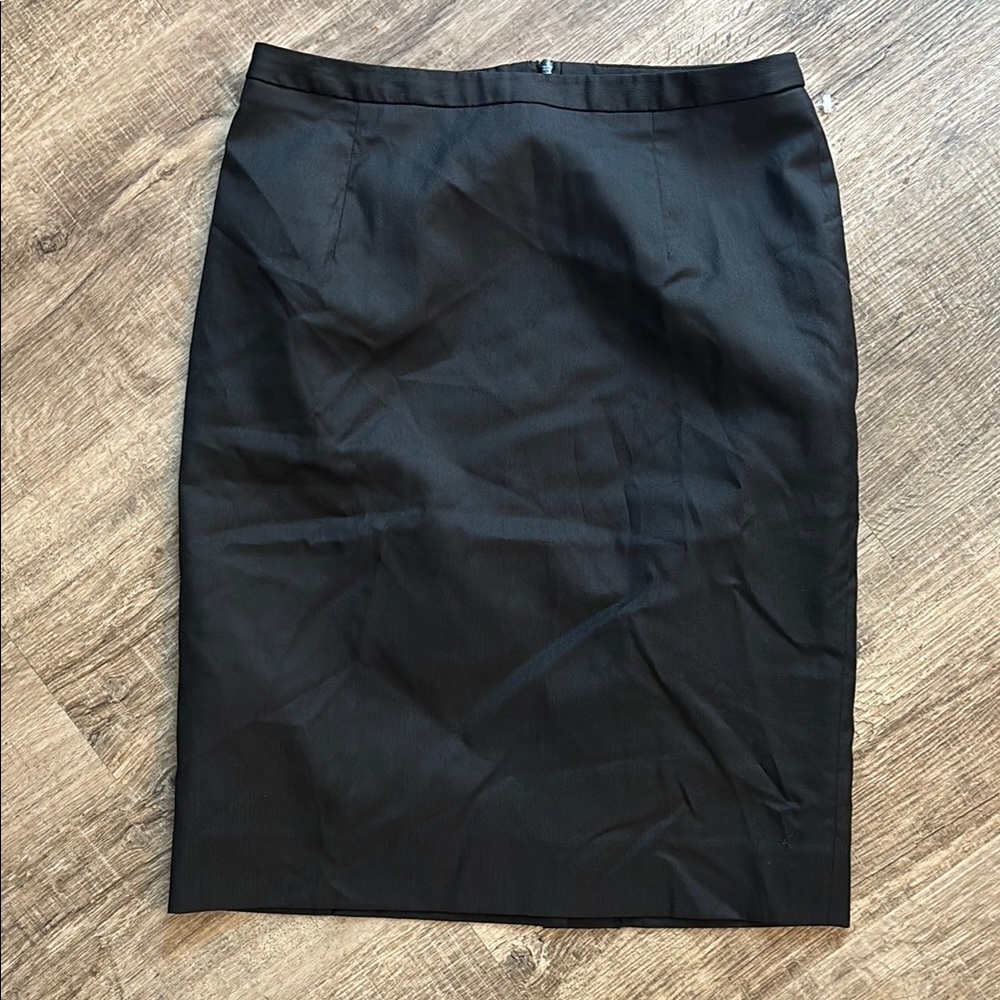 Classic Black Women's Skirt - Picture 4 of 12